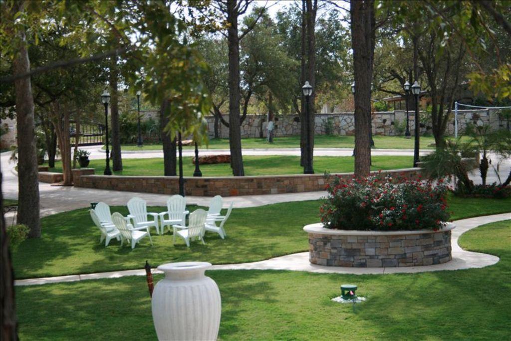 Paradise Resort At Hill Country Buchanan Dam Exteriör bild